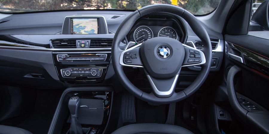 Торпедо BMW X1 sDrive20i xLine 2016 года  (AU) (фото 11 из 13)